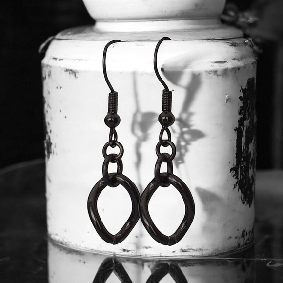 5 For $25💫Alternative Black Links Dangles Earrings - Picture 1 of 5